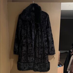 Madison Women’s Black Faux Fur - Faux Lambskin Coat Sz L